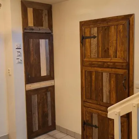 Lumia Vila *
